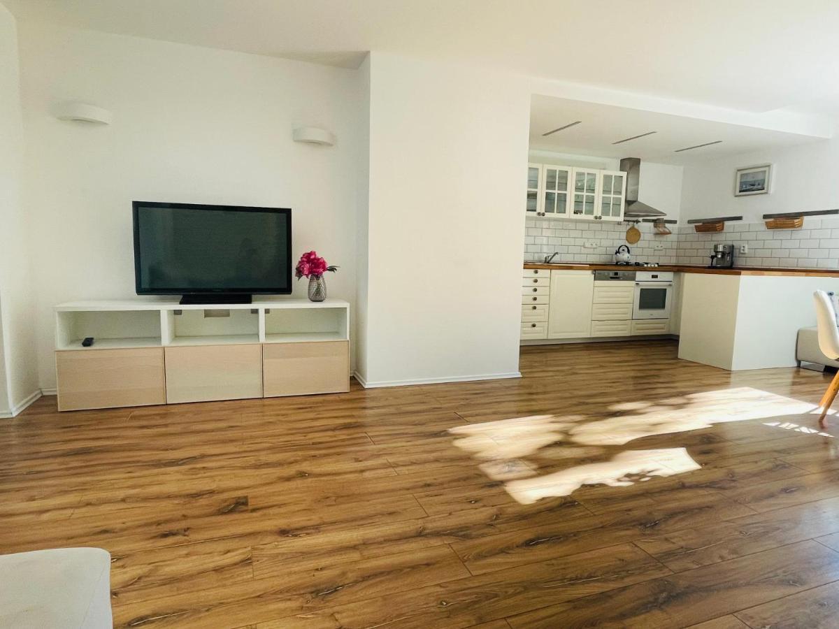 70M2 Romantic Living In The Old Town With Garden Bratislava Exterior photo