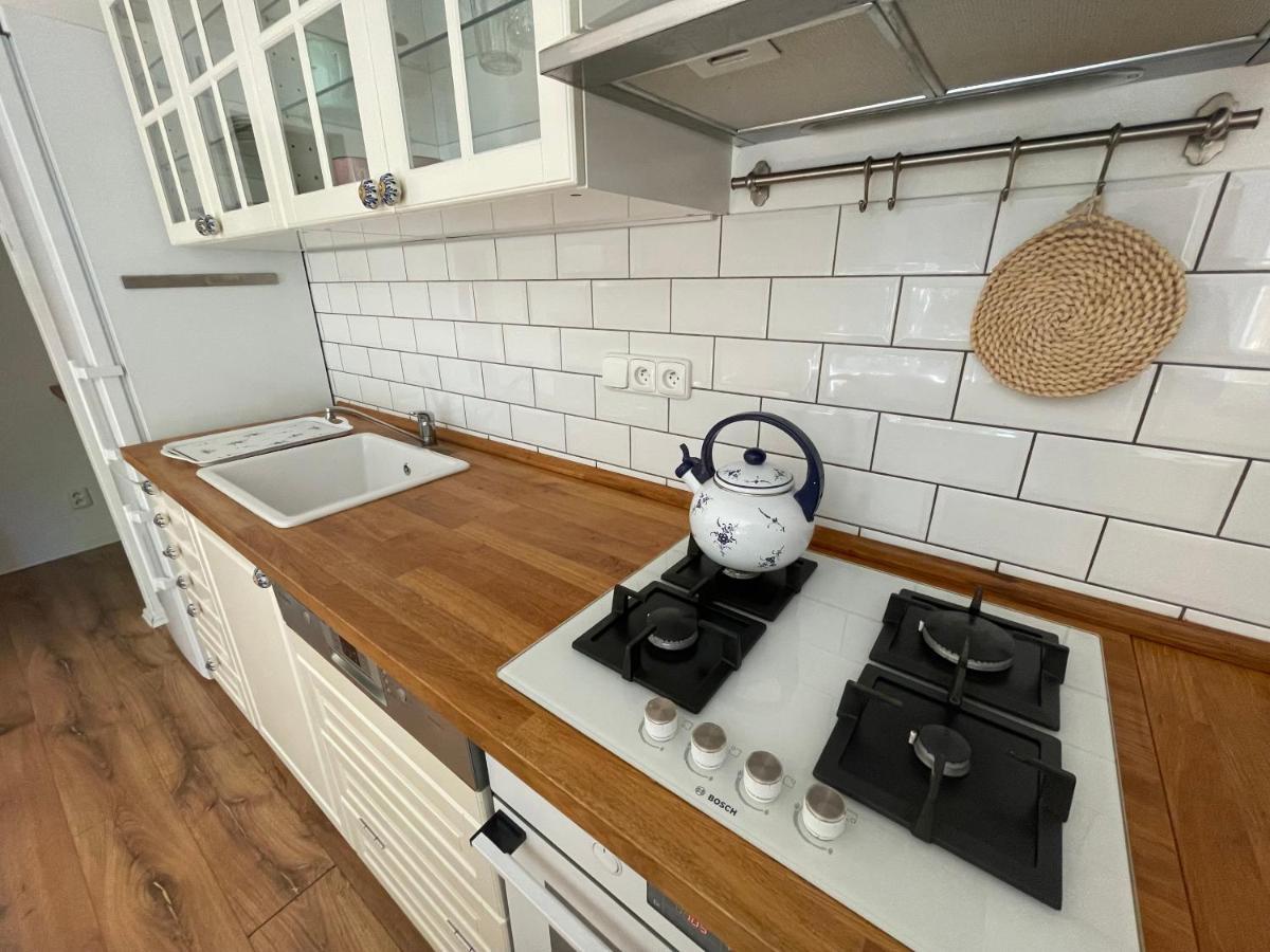 70M2 Romantic Living In The Old Town With Garden Bratislava Exterior photo