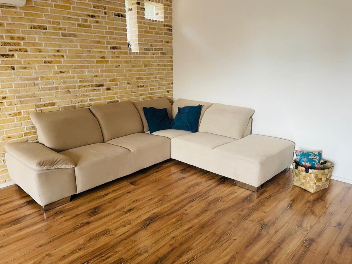 70M2 Romantic Living In The Old Town With Garden Bratislava Exterior photo
