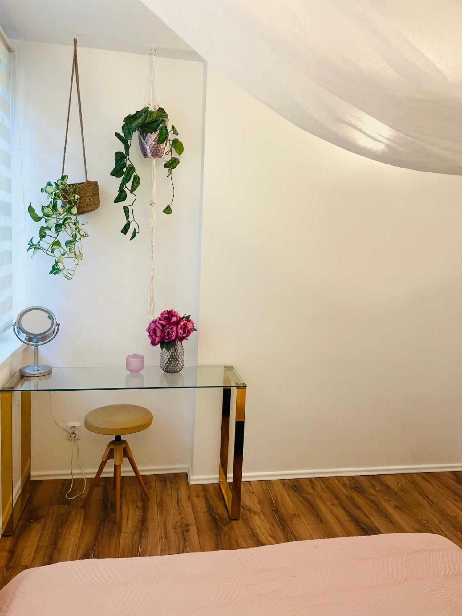 70M2 Romantic Living In The Old Town With Garden Bratislava Exterior photo